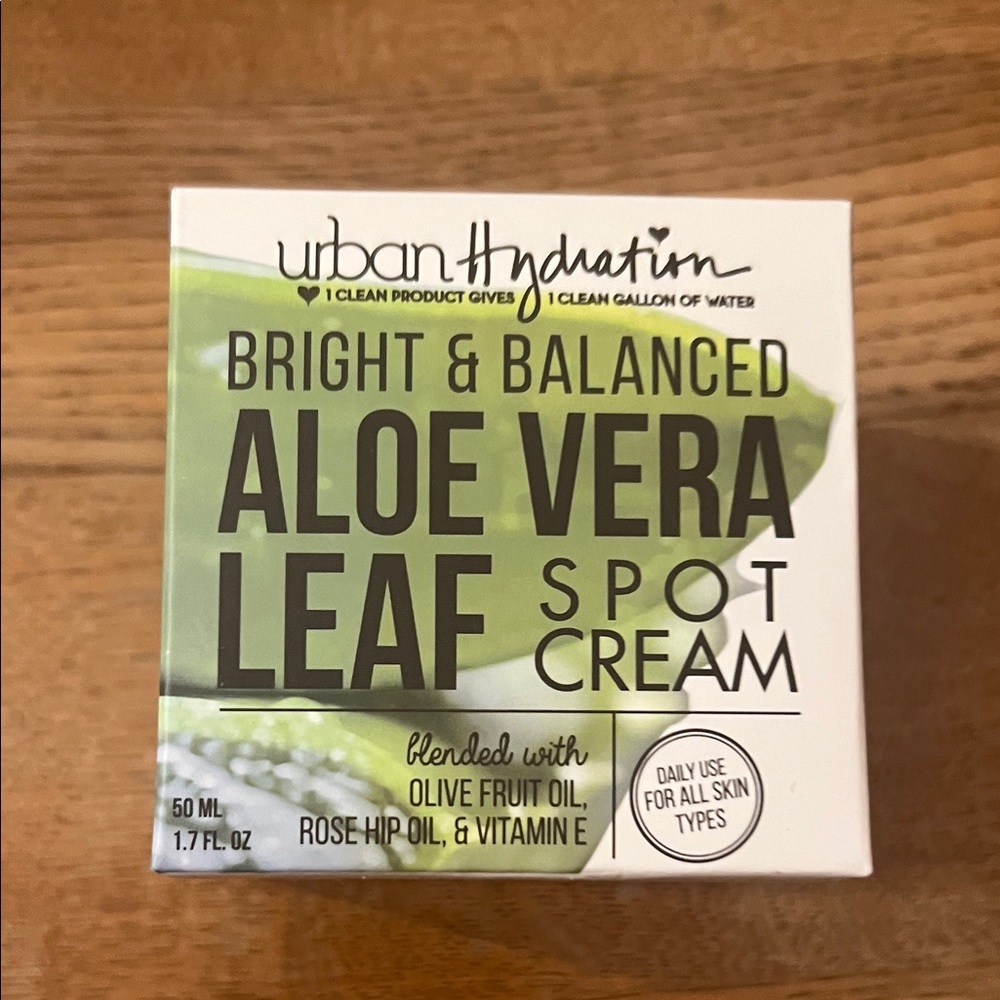 Urban Hydration Aloe Vera Leaf Spot Cream